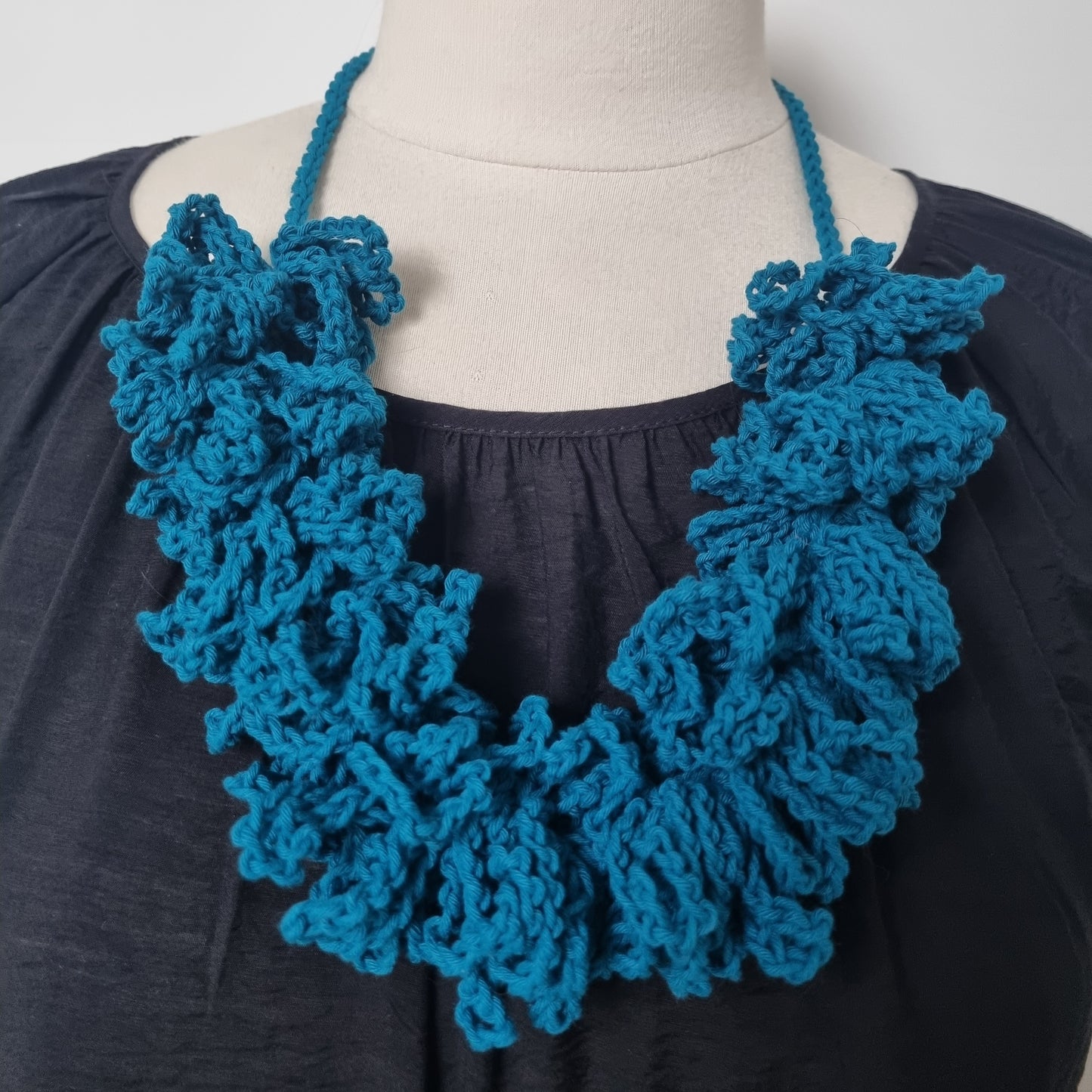 Teal Coral Necklace (01)